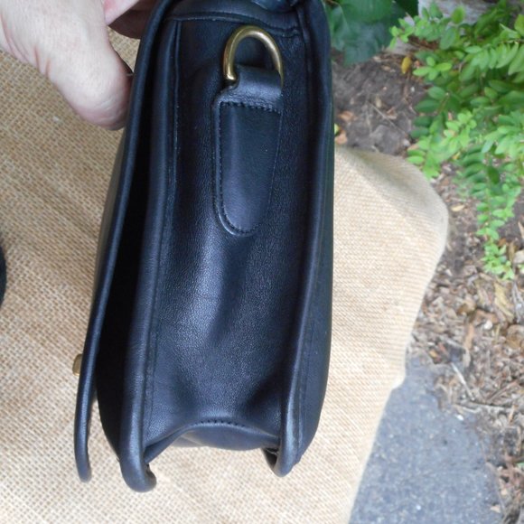 SOLD**Vintage Coach Companion Clutch 9635 GUC in Black - Picture 5 of 7